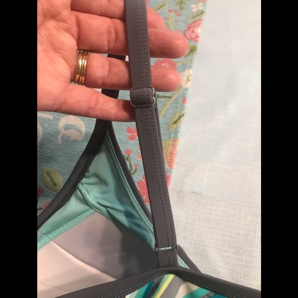 GUC Free Country Women’s plus sized 16w -18w swim striped & padded Tankini top. - Picture 8 of 10